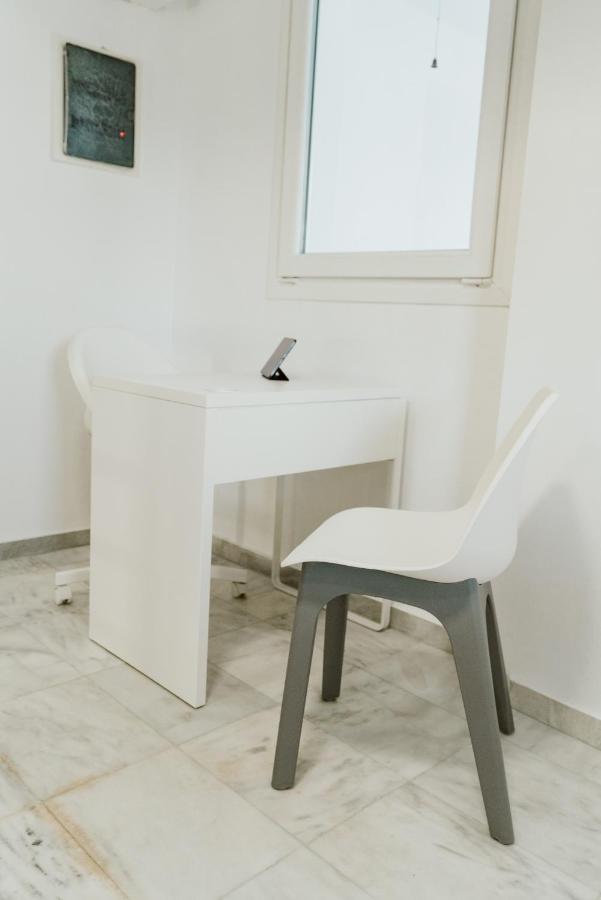Blue And White Luxury Suites Nea Kallikrateia Buitenkant foto