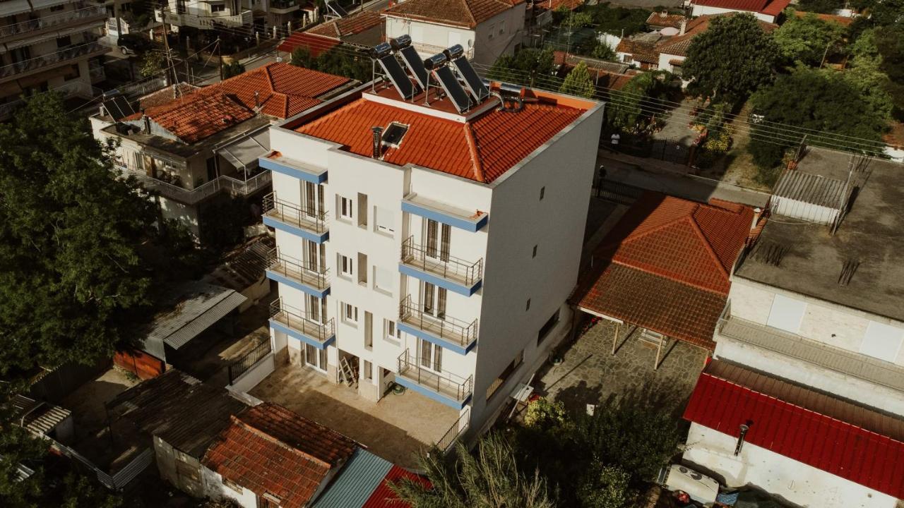 Blue And White Luxury Suites Nea Kallikrateia Buitenkant foto