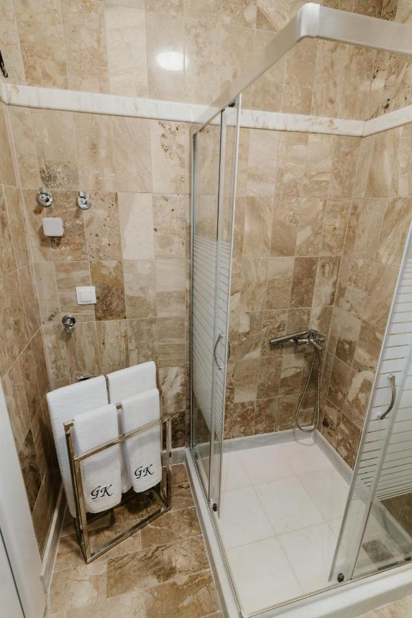 Blue And White Luxury Suites Nea Kallikrateia Buitenkant foto